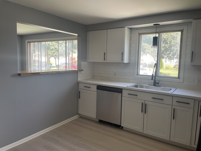 Kitchen - 208 School St