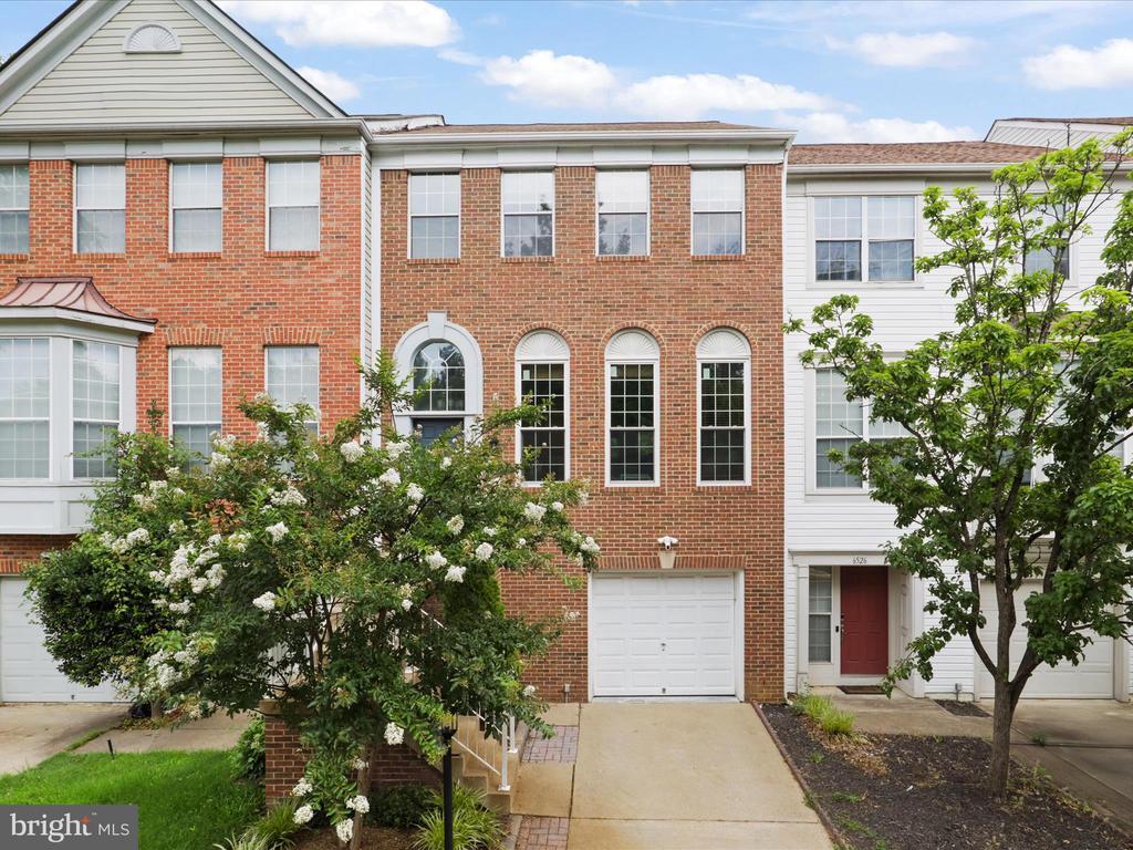 Foto principal - 6528 Osprey Point Ln