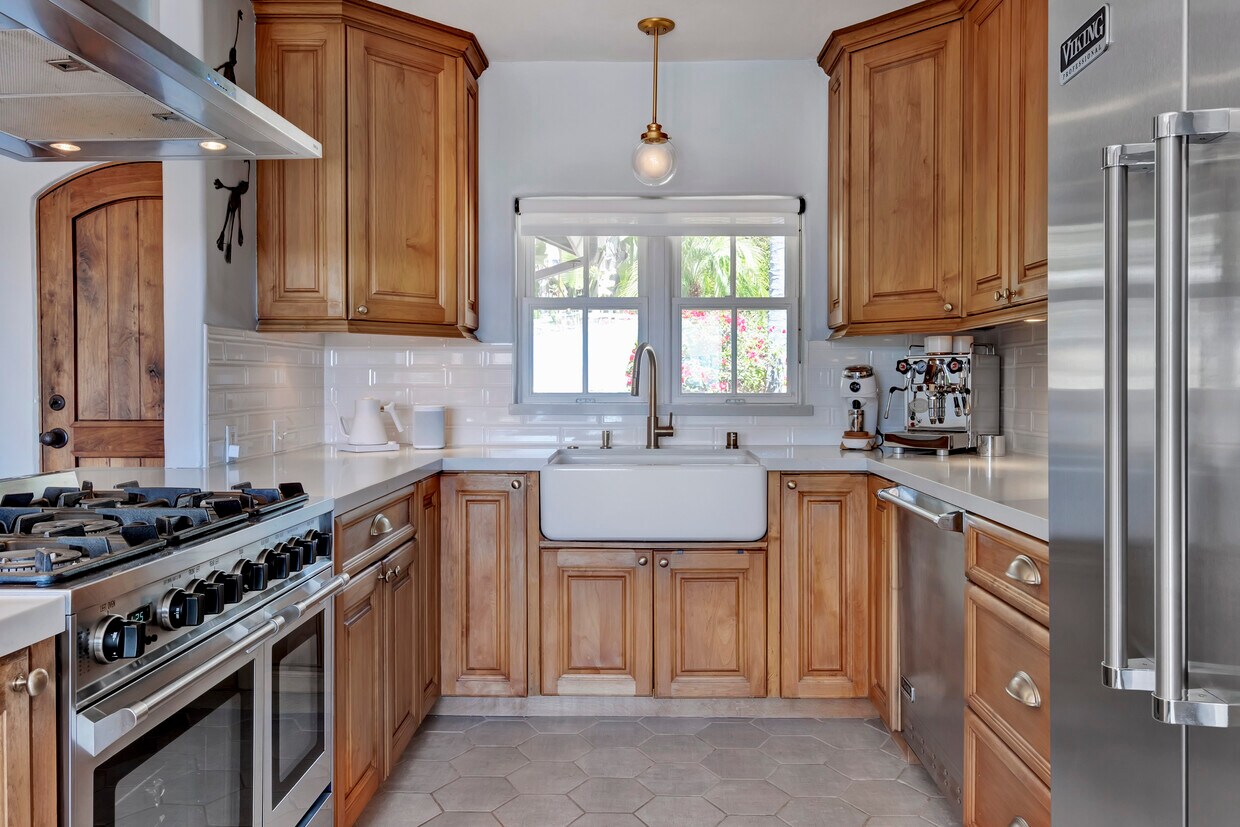 Kitchen - 1631 Loma St