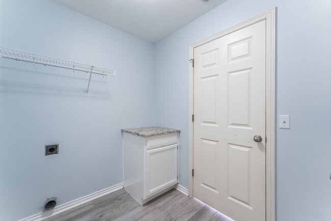 Foto del edificio - Cozy 3 Bedroom, 2 Bathroom Home with Firep...