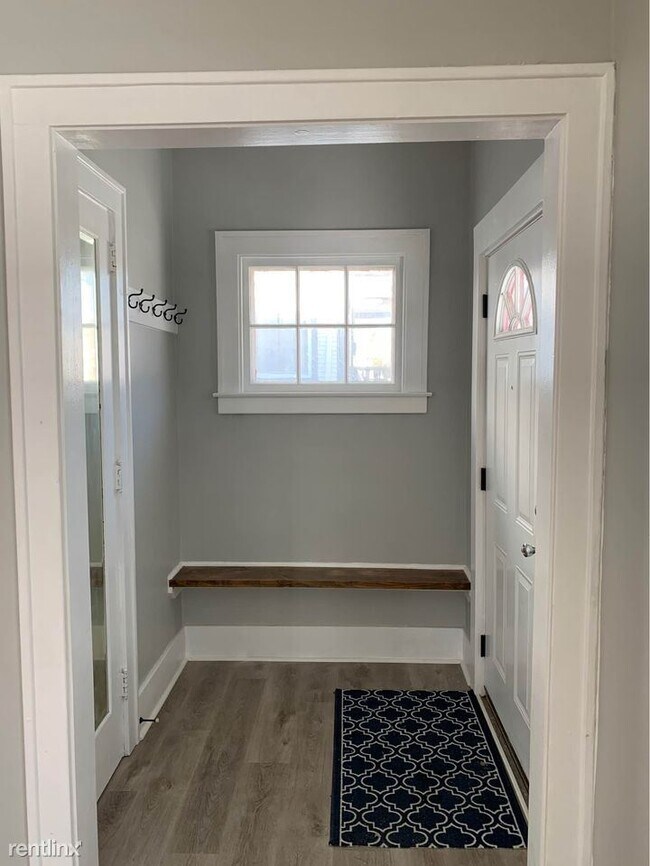 Building Photo - 4 br, 2 bath House - 917 Henry Ave SE