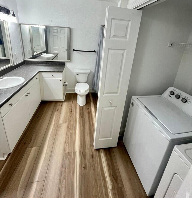 Building Photo - 304 E South St