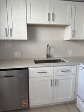 Building Photo - 347 Mansfield I