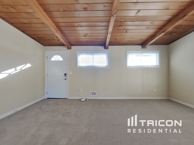 Building Photo - 5102 Lakewood Drive Acworth GA