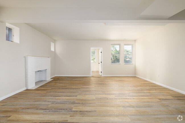 3BR, 2BA - 1,500SF - Living Room - 5909 Cates Ave