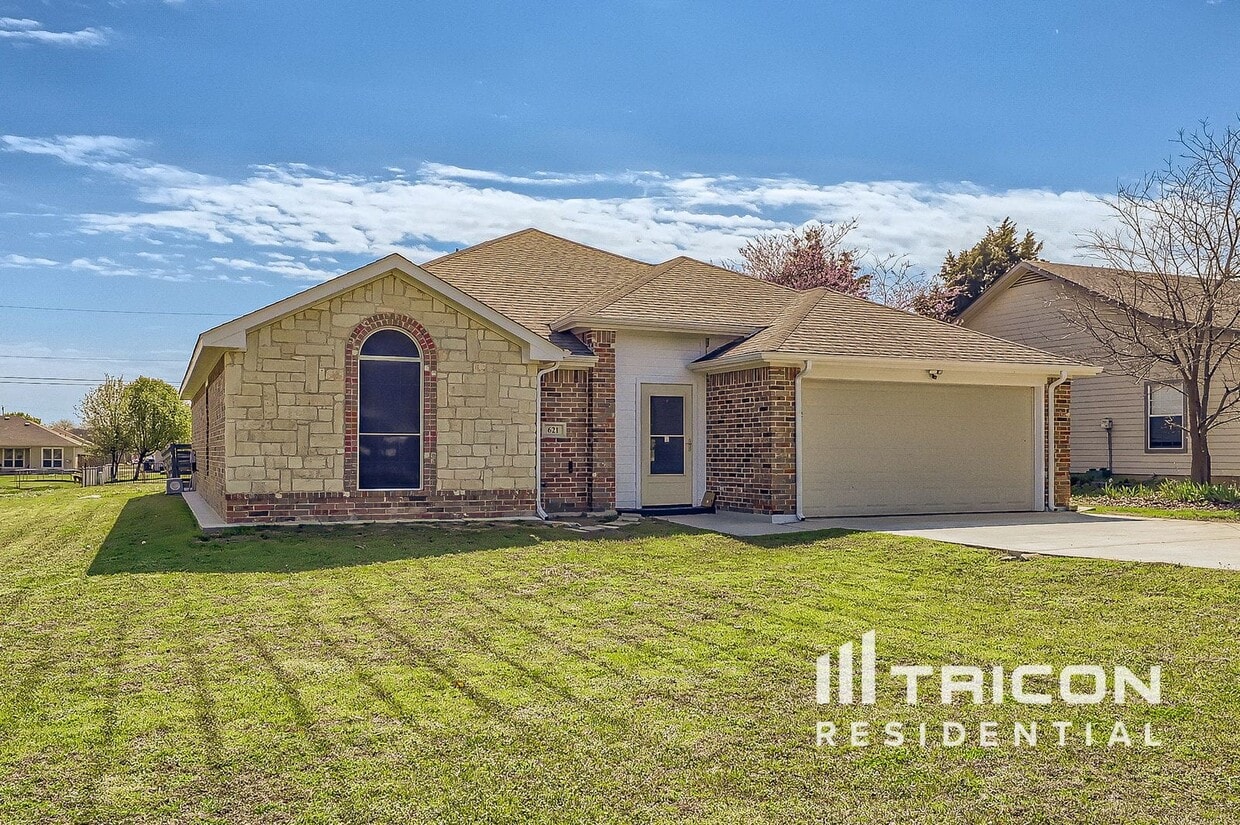 Building Photo - 621 Matador Dr