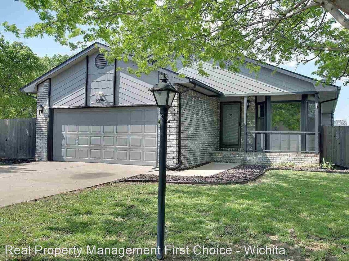 4 br, 3 bath House 10206 E Countryside Ct. House for Rent in