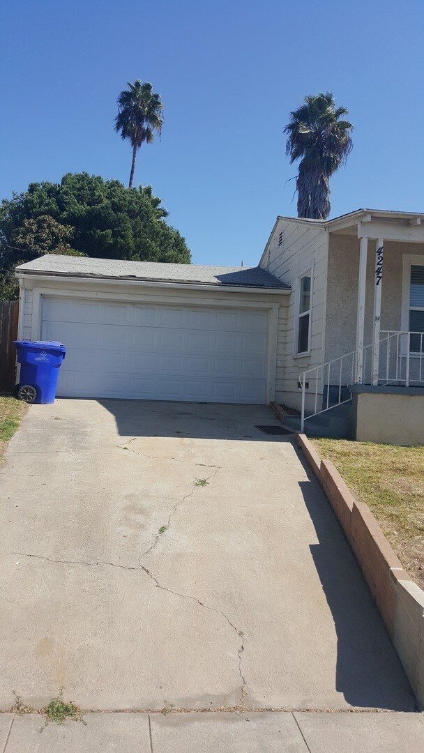 Building Photo - 4247 Cartagena Dr