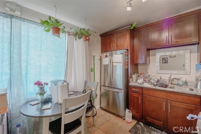 Foto del edificio - 587 El Placer Rd