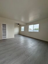 Building Photo - 3542 E 6th St