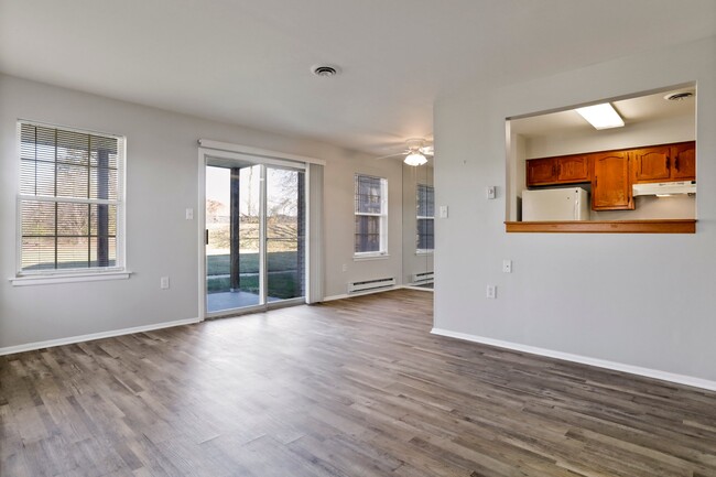 Foto del edificio - 7036 Basswood Rd