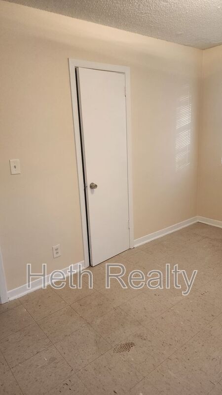 Building Photo - 6249 Claret Dr