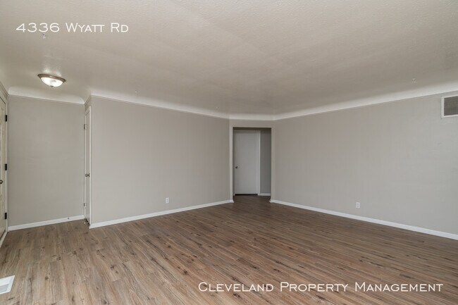 Building Photo - Fully Renovated Ranch