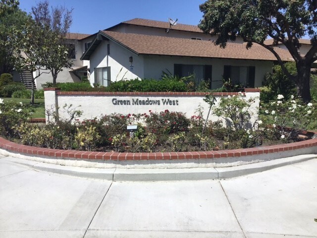 Primary Photo - 23564 Western Ave
