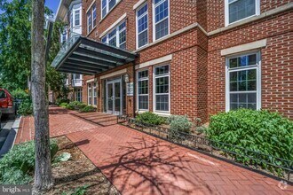 Building Photo - 1451 Belmont St NW