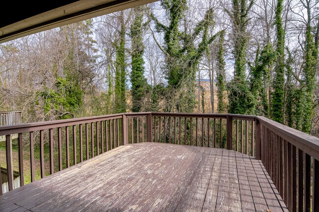 Foto del edificio - 828 Brickwood Ct