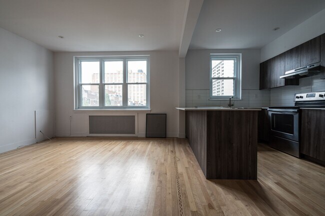 Photo du bâtiment - 2105 Rue Chomedey