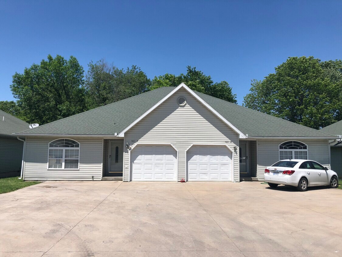 Foto principal - 517 E Park St
