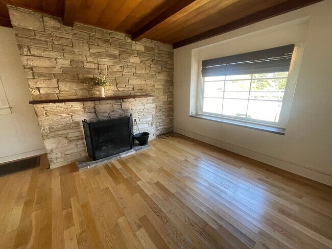 Foto del edificio - woodsy Pacific Grove cottage