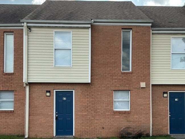 Building Photo - 289 Greenfield Dr