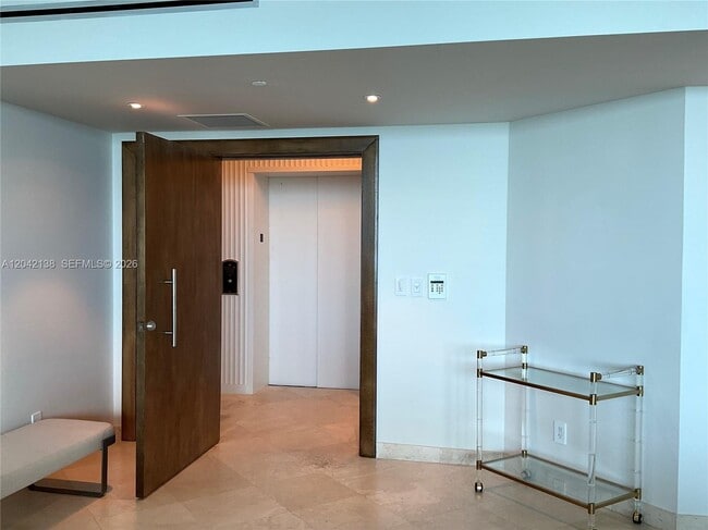 Foto del edificio - 1643 Brickell Ave