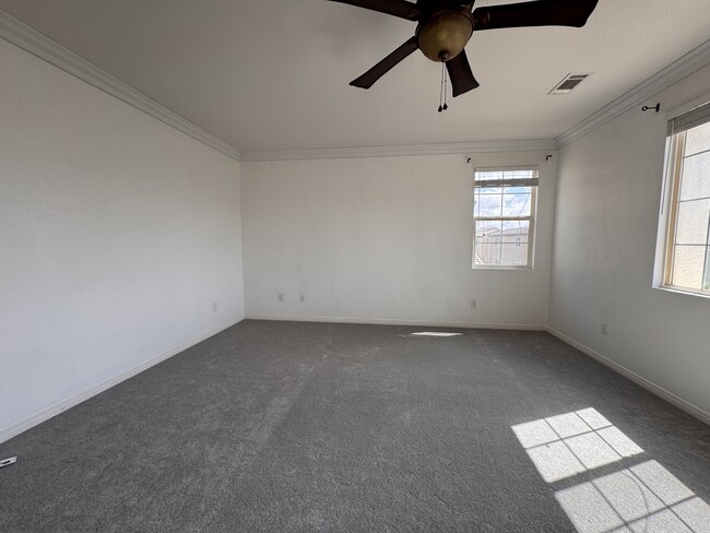 Building Photo - 5910 Tandil Way