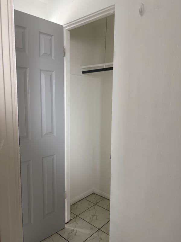 Building Photo - 1246 E Belmont Ave