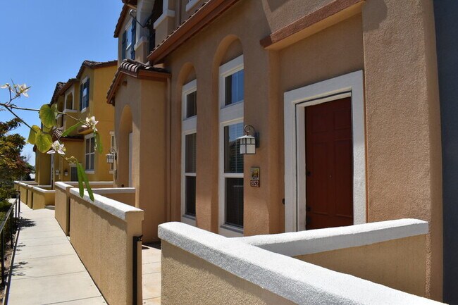 Foto del edificio - 1852 E 12th St