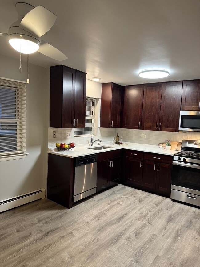 Unit 2S - Kitchen - 8614 W Berwyn Ave
