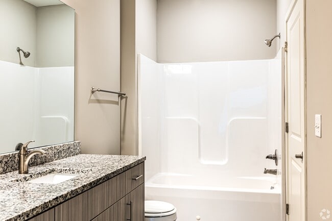 Building Photo - 5620 NE 80th Ter