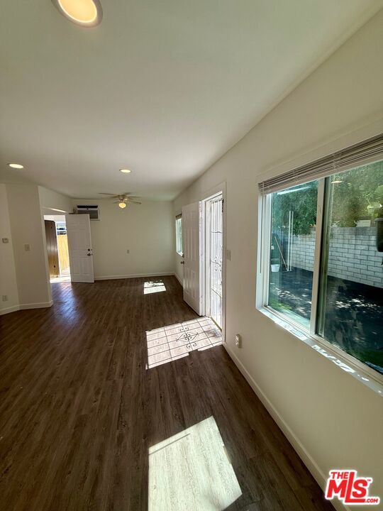 Foto del edificio - 20841 Community St
