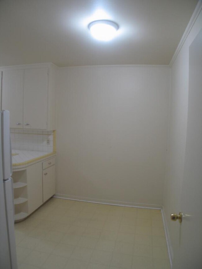 Building Photo - bedroom in San Francisco CA 94118