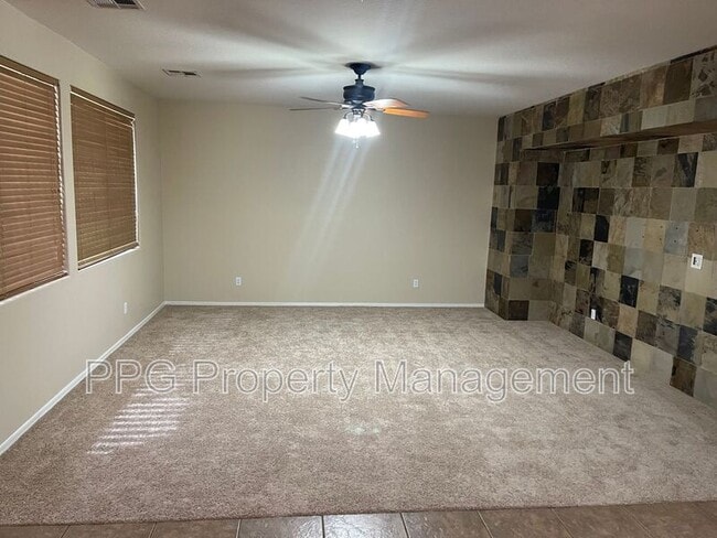 Foto del edificio - 11824 N 144th Dr