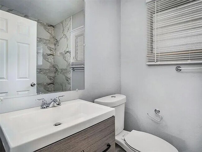 Foto del edificio - 3104 E Elm St