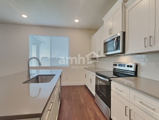 Building Photo - 1465 N Alderleaf Rd