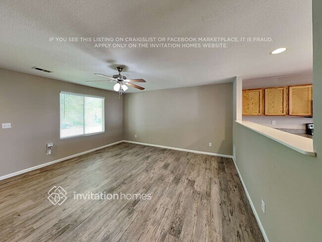 Foto del edificio - 1465 Hummingbird Cir
