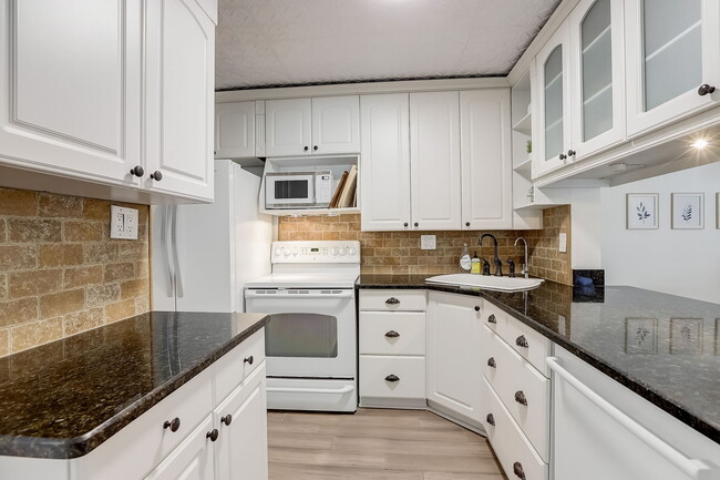 Foto del edificio - 3134 Lake Pine Way