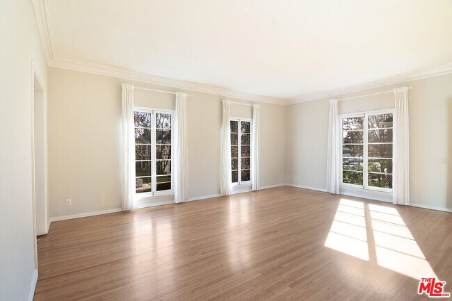 Foto del edificio - 1215 S Alfred St