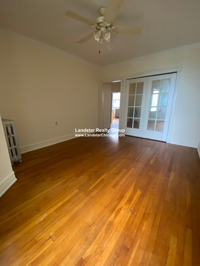 Building Photo - 7756 N Eastlake Terrace