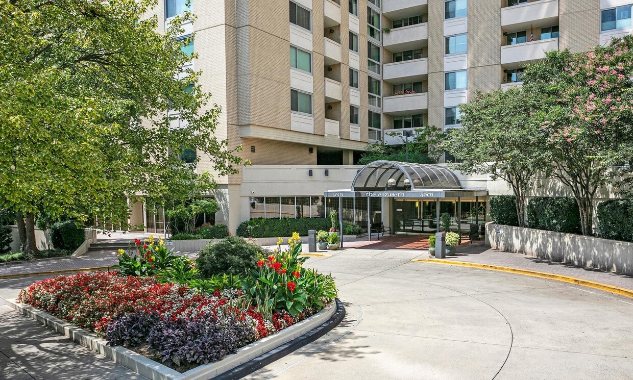 Foto principal - 4601 N Park Ave