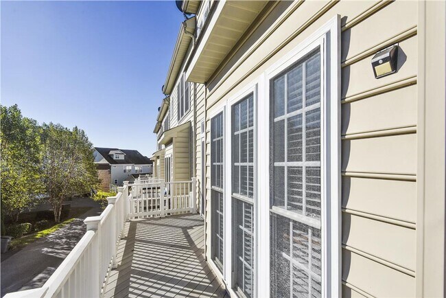 Building Photo - Great 3 BR 3 Bath in Clarksburg