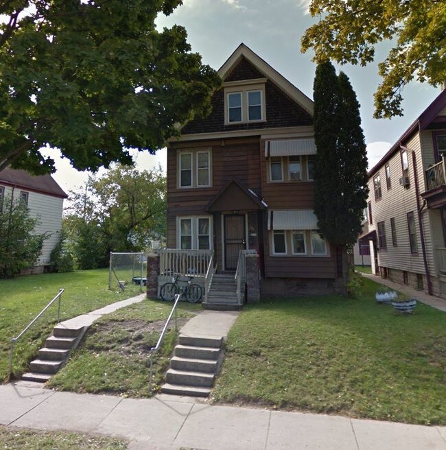 Building Photo - 3219 N 13th St