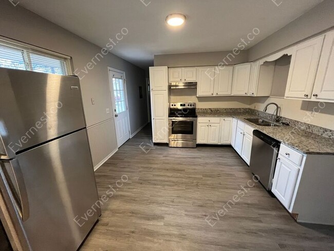 Building Photo - 6222 Goodhue Dr