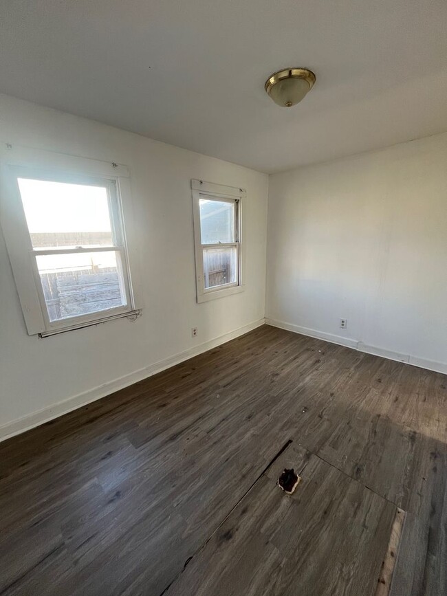 Foto del edificio - Bright 3-Bedroom Home Near Downtown Wichita