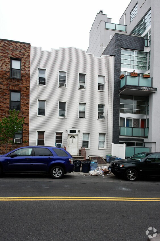 Building Photo - 288 20th St