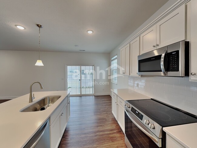 Building Photo - 8465 Northpoint Dr