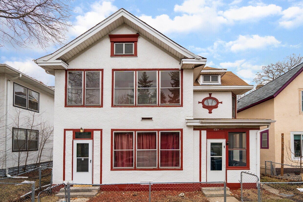 Foto principal - 651 Adams St NE