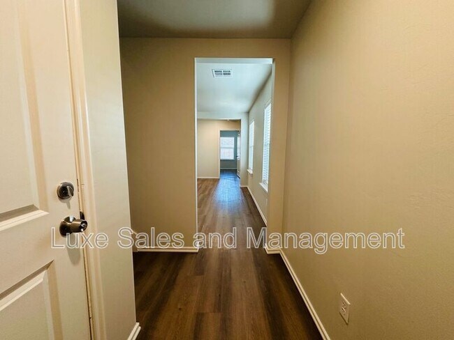 Foto del edificio - 10810 NW 119th St