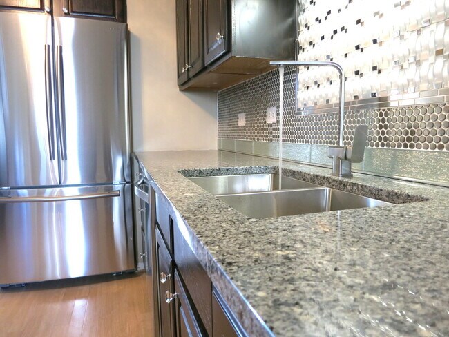 Foto del edificio - 2040 Tamahawk Ln