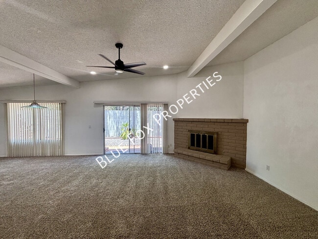 Foto del edificio - 7551 E La Cienega Dr